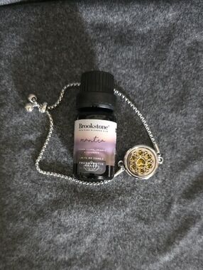 Silver Pendant Bracelet with mantra scent included